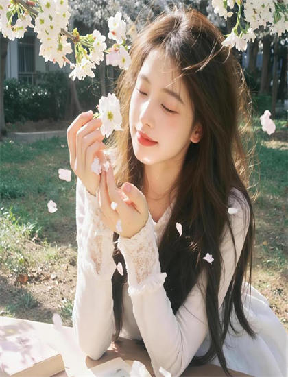 探索懦弱的爱的奥秘：隐藏细节与深层意义